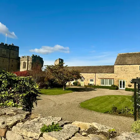 The Cart House At Snape Castle Mews * Bedale