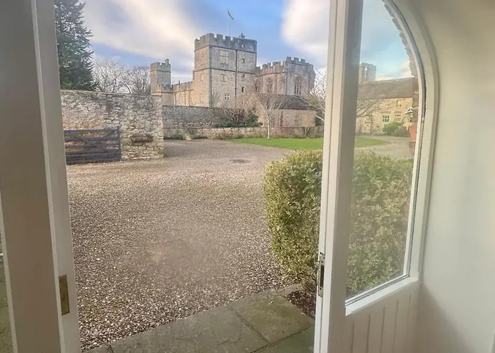 Semesterbostad The Cart House At Snape Castle Mews